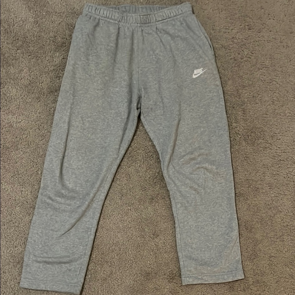 Nike Men’s Heather Gray Joggers